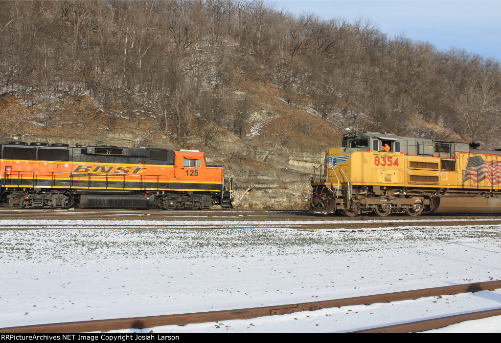 BNSF 125 Meets UP 8354